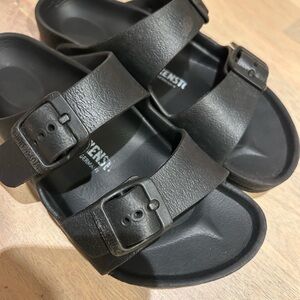 Birkenstock Kids Black Sandals with Buckle